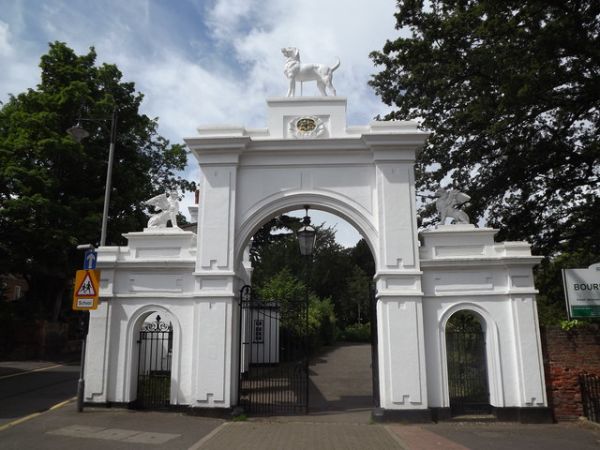 Bourne Hall entrance